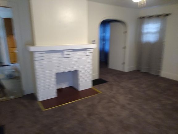 3rd image of 2000 Rosemont Blvd
