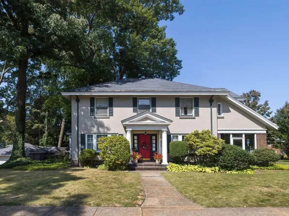 3920 Emmet Dr, Erie, PA 16511