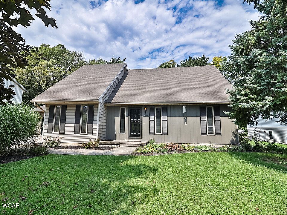 1st image of 233 Ridge Crest Cir