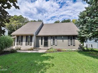 233 Ridge Crest Cir, Lima, OH 45801