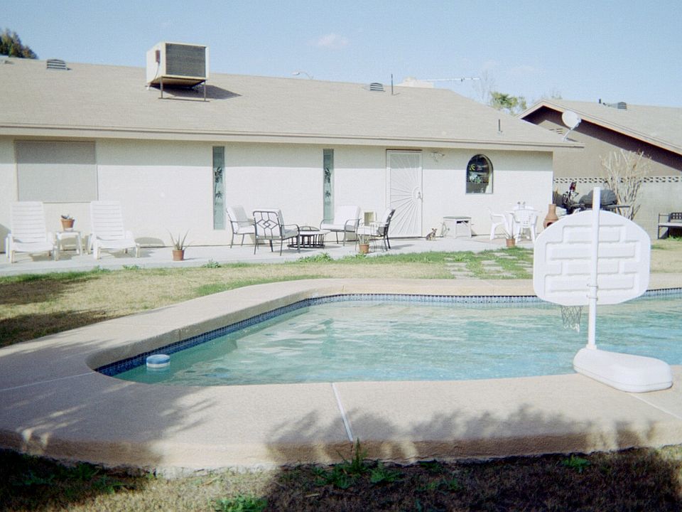 Home back pool/patio 