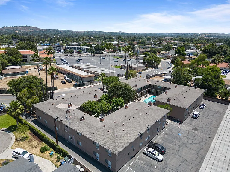 School Circle Apartments - Riverside, CA — Photo 47