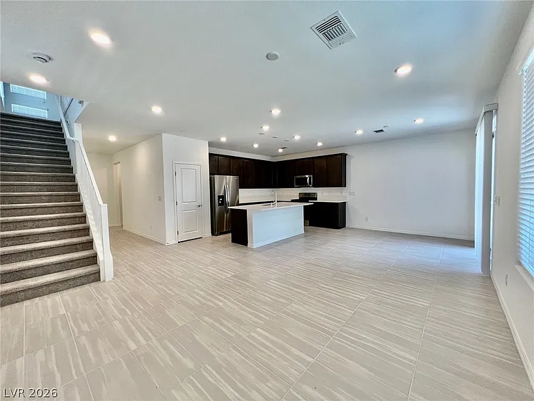 8003 Adelaide Hills St — Photo 4