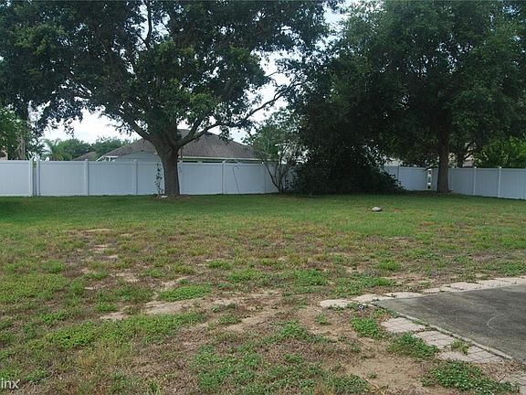 4th image of 31743 Parkdale Dr