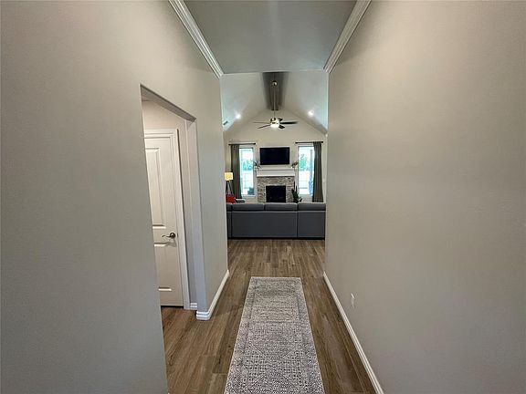 4th image of 1636 NE 32nd St