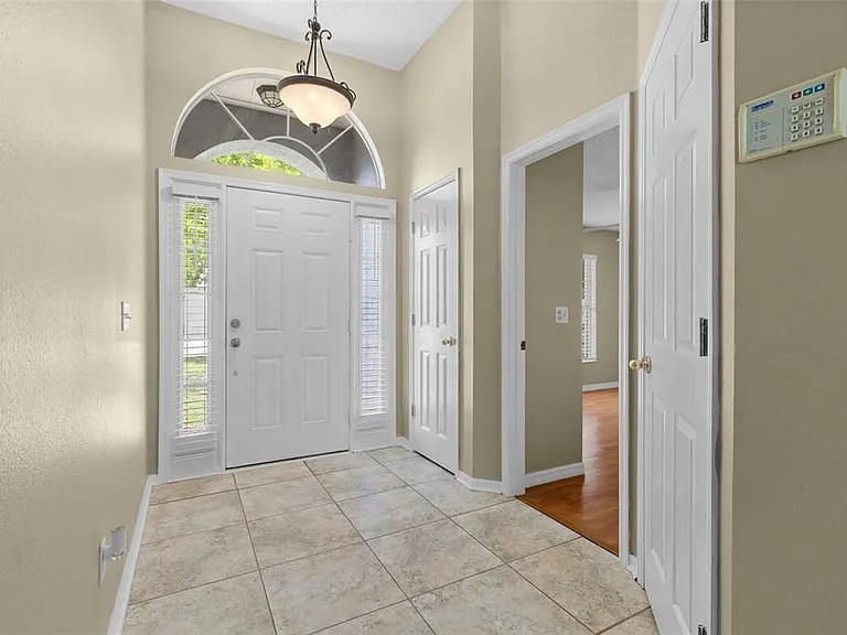 148 Country Lakes Cir — Photo 4
