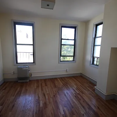 Rented by Nooklyn NYC LLC | media 21