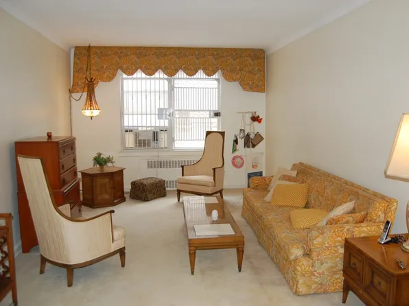 915 East 17th image 1 of 12