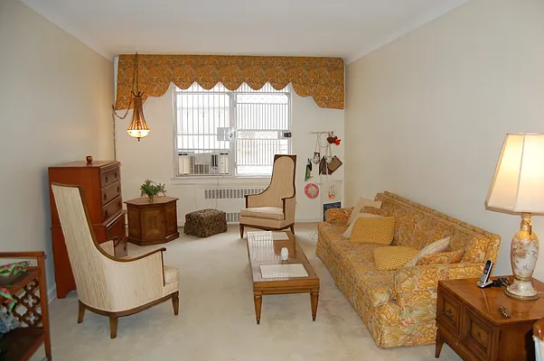 Sold by Griffith Real Estate | media 7