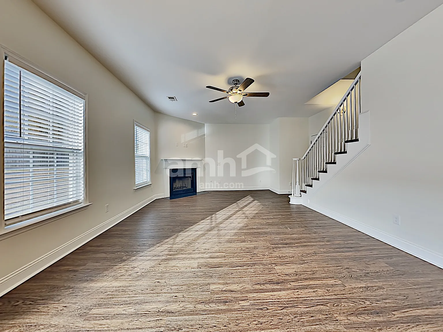 3 bed, 2.5 bath, 1812 sqft, $2,295 — Photo 4