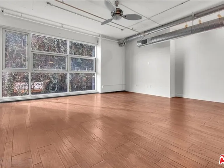 510 S Hewitt St #102 — Photo 3