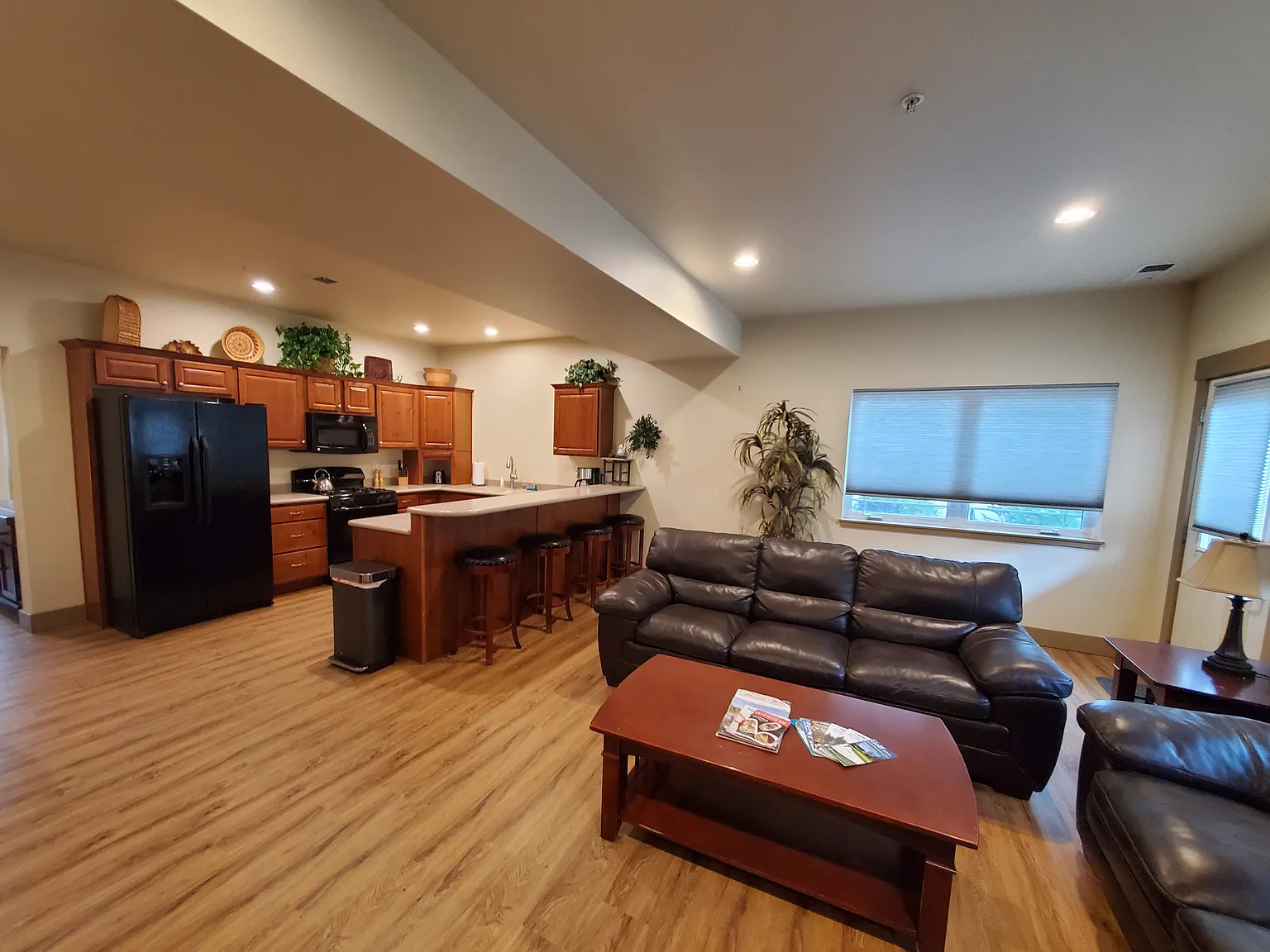 2 Bed & 2.5 Bath Furnished Rental. Long or Short term rates. — Photo 2