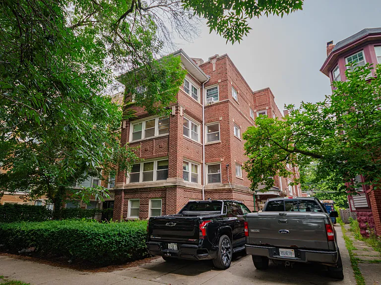 1450 W Fargo Ave #2F — Photo 1