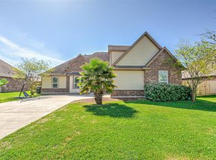11722 Champions Gate Dr, Mont Belvieu, TX 77535