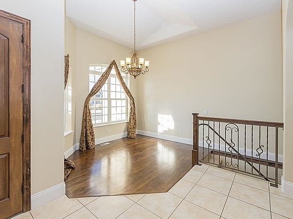 3rd image of 2851 Mustang Dr