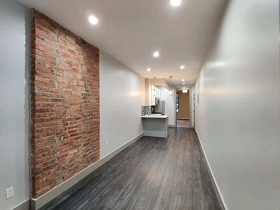2nd image of 261 Linden St APT 2R
