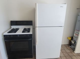 Clean, quiet 2 bedroom, and end unit, with lots of Natural Light in the Living Room and Kitchen area, Berkeley, CA 94703