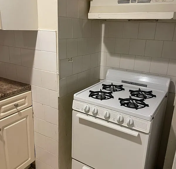 2 Smith Ave #8 — Photo 2