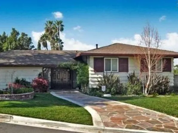 13081 Saint Thomas Dr, Santa Ana, CA 92705
