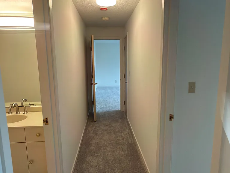 Chelsea Condos — Photo 56