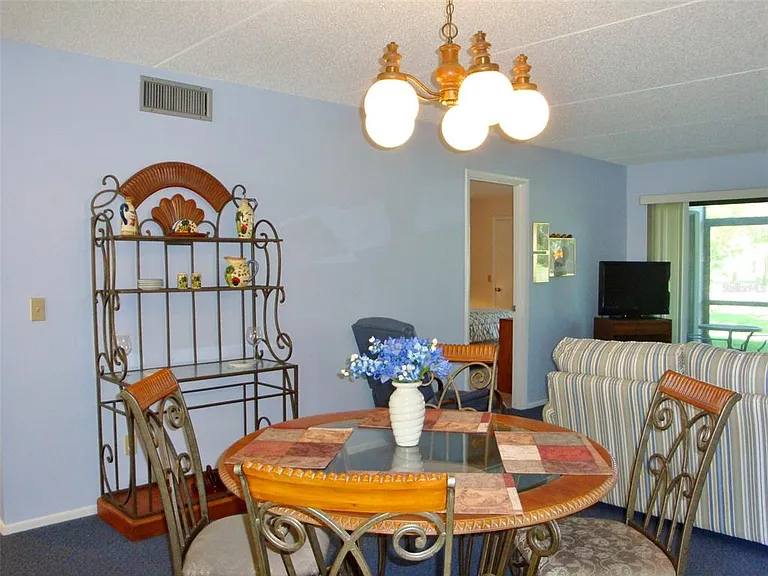 111 E Cypress Ct #111 — Photo 6