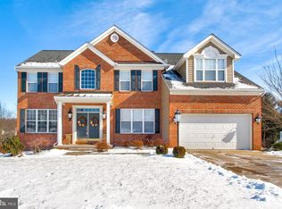 1 Glenray Ct, New Freedom, PA 17349