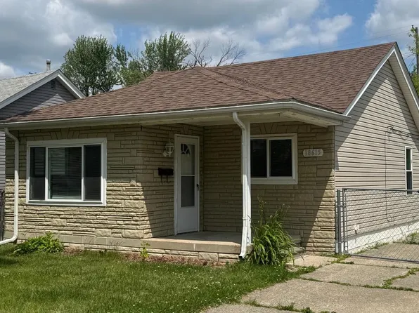 18615 Brohl St, Roseville, MI 48066