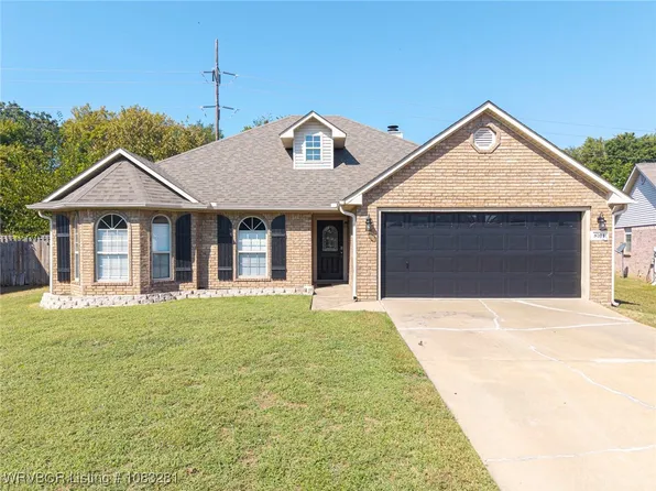 8104 Avignon Ln, Fort Smith, AR 72908