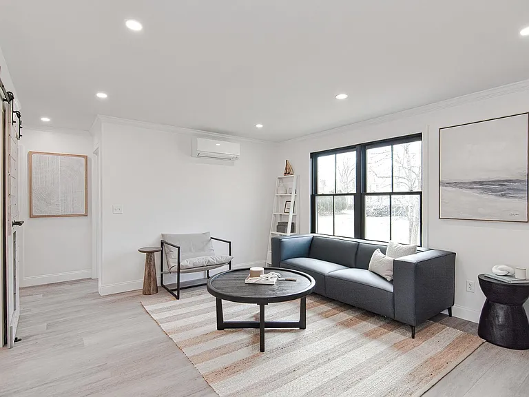 27 Chestnut St — Photo 15
