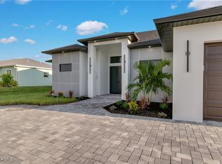 825 Embers Pkwy W, Cape Coral, FL 33993