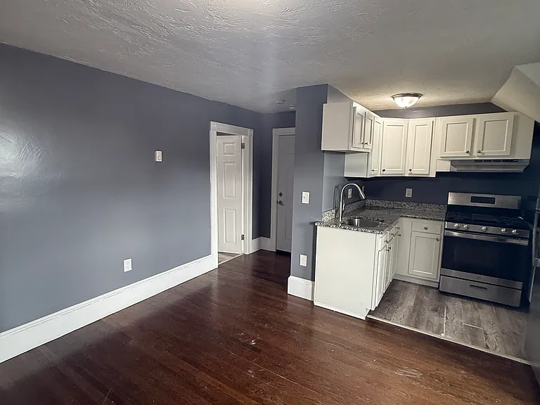 42 Mott St #3 — Photo 2