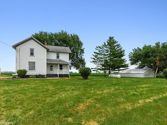 Plenty of room to roam! Enjoy your morning coffee/tea on the front porch!