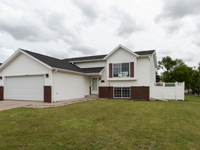 836 51st St S, Fargo, ND, 58103