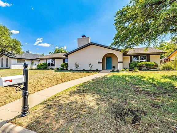 2nd image of 3609 Sunset Dr