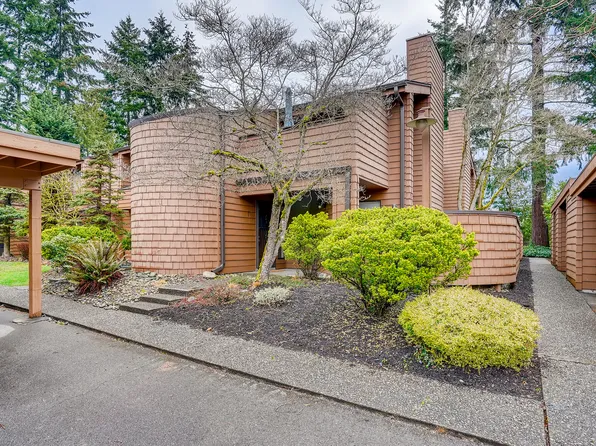11506 NE 128th St APT 17, Kirkland, WA 98034