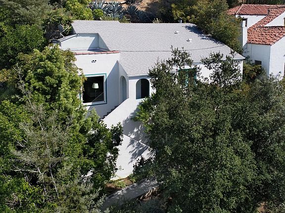 2nd image of 700 E Cypress St