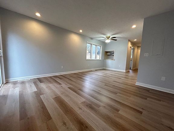2nd image of 1433 Shipley Ferry Rd E APT 4