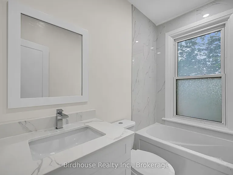 108 Lindsay St S #C — Photo 9