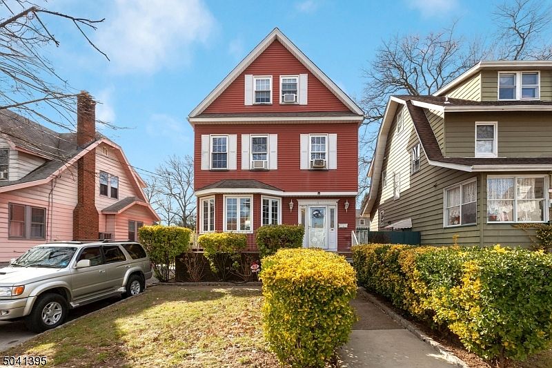 11 Halcyon Pl, Bloomfield, NJ 07003 | Zillow