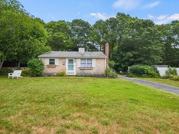 43 Prince Henry Dr, East Falmouth, MA 02536