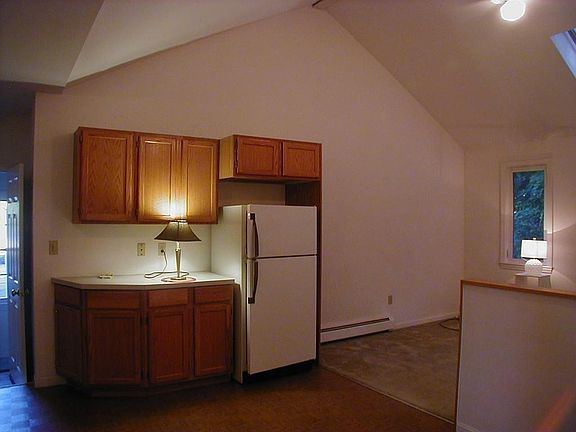 4th image of 3 Burke Ln #0000