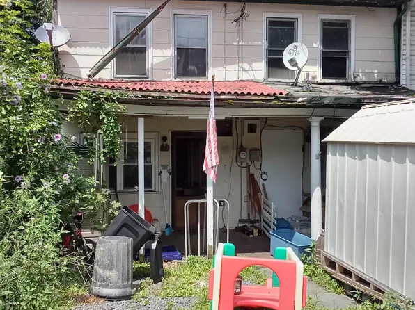 829-831 W Pine St, Coal Township, PA 17866