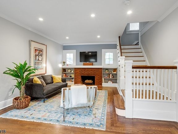 2nd image of 206 Lenox Ave