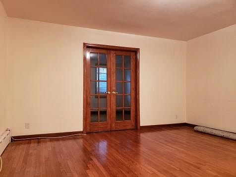 2nd image of 588 Garden St
