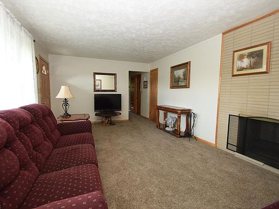 3rd image of 168 24th St SE