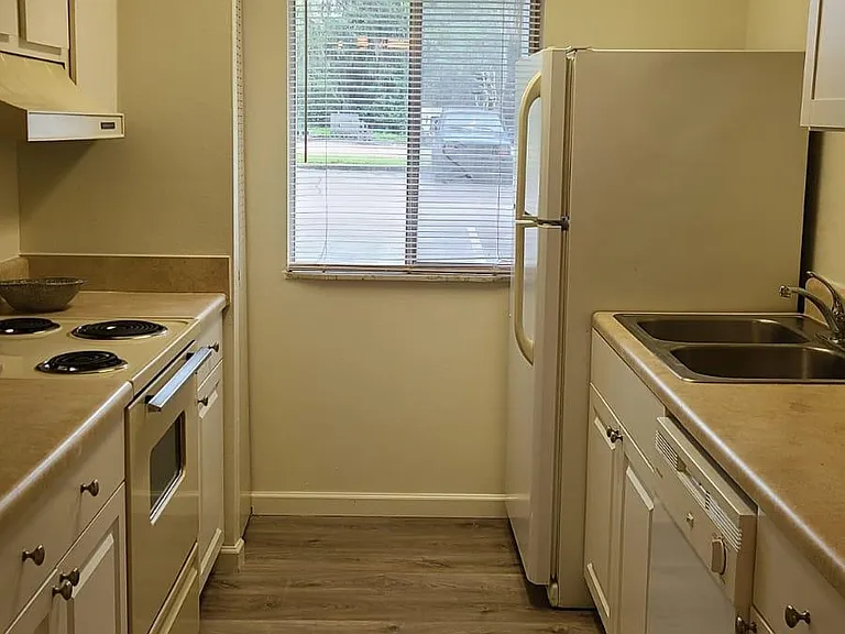 6519 W Newberry Rd #303 — Photo 13