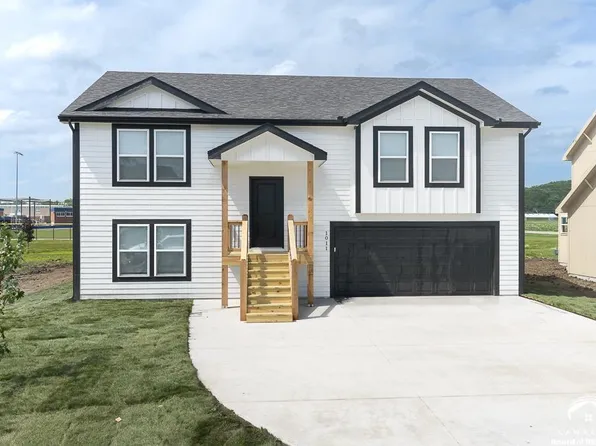1015 2nd St, Perry, KS 66073