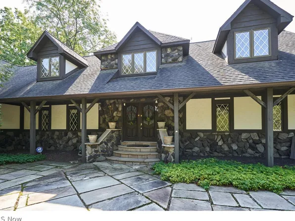 3376 W Bath Rd, Akron, OH 44333