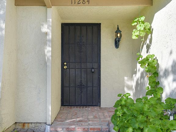 4th image of 11284 Camarosa Cir