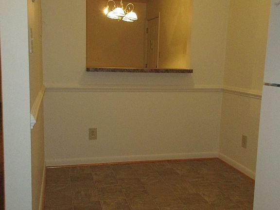 5th image of 6 Tall Pine Dr APT B